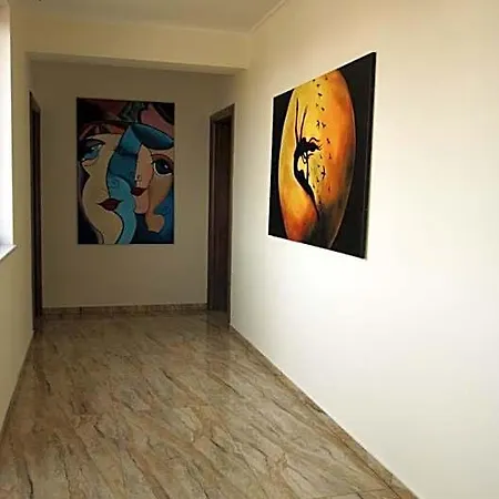 Hotel Fara Nume *
