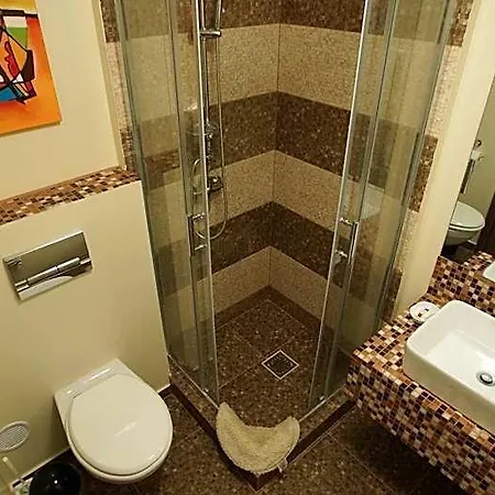 Fara Nume Hotel