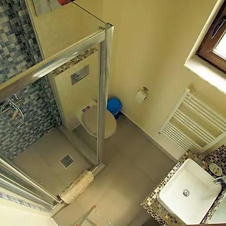 Fara Nume Hotel *